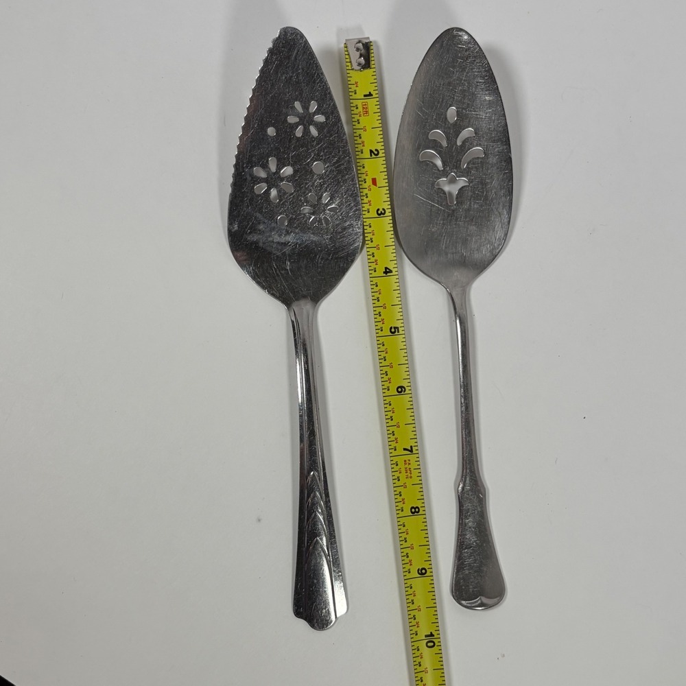 Vintage Lot of 2 Stainless Steel Pie Servers EKCO Daisy and Oneida Fleur De Lis